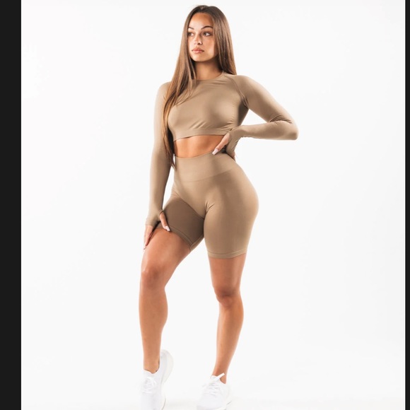 NWT Alphalete Amplify Biker Short - Picture 1 of 7